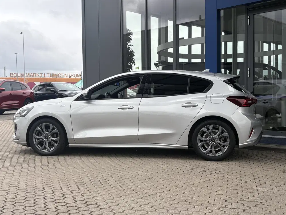 Ford Focus 1.0 EcoBoost Hybrid ST Line Hatchback uit 2023, foto 10