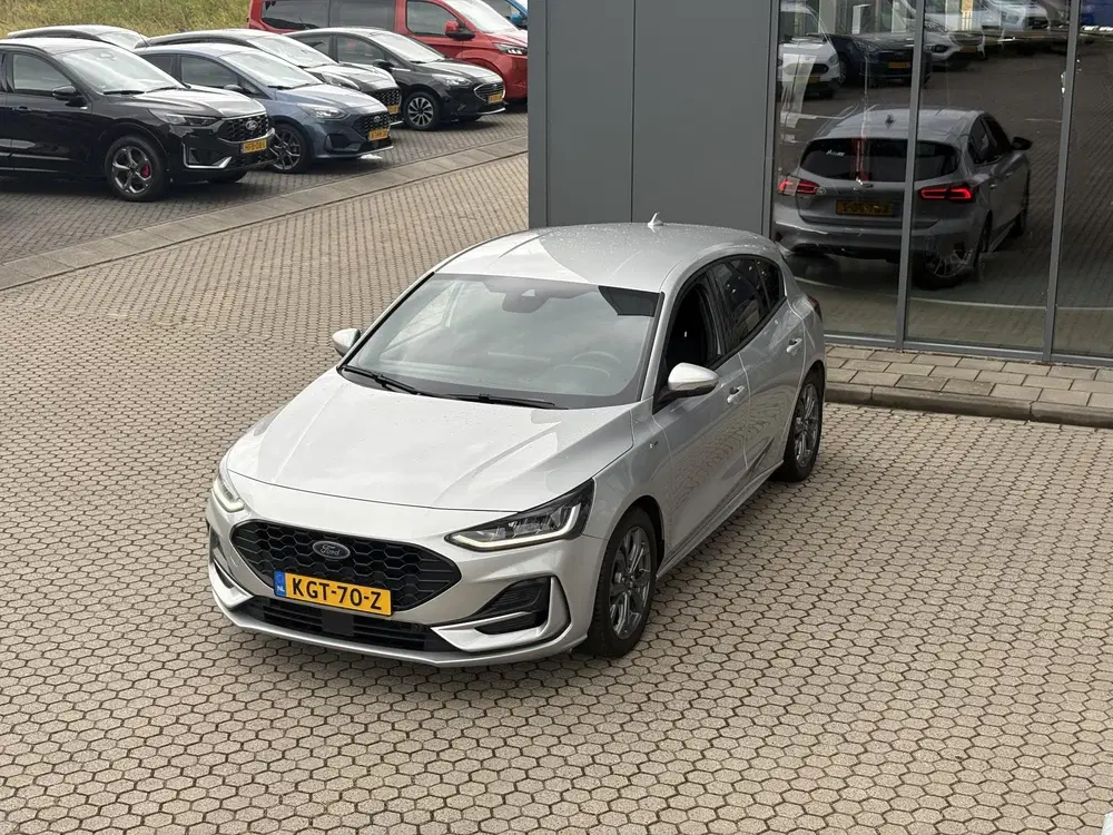 Ford Focus 1.0 EcoBoost Hybrid ST Line Hatchback uit 2023, foto 2