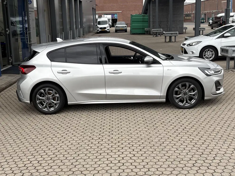 Ford Focus 1.0 EcoBoost Hybrid ST Line Hatchback uit 2023, foto 7