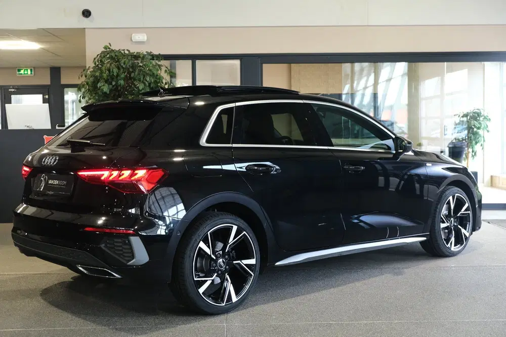 Audi A3 40 TFSI e 204PK S-line Pano Matrix Led Vol uit 2022, foto 8