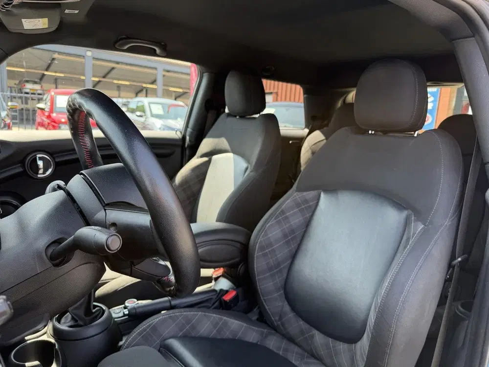 Mini Cooper 1.5 Cooper Chili uit 2019, foto 10