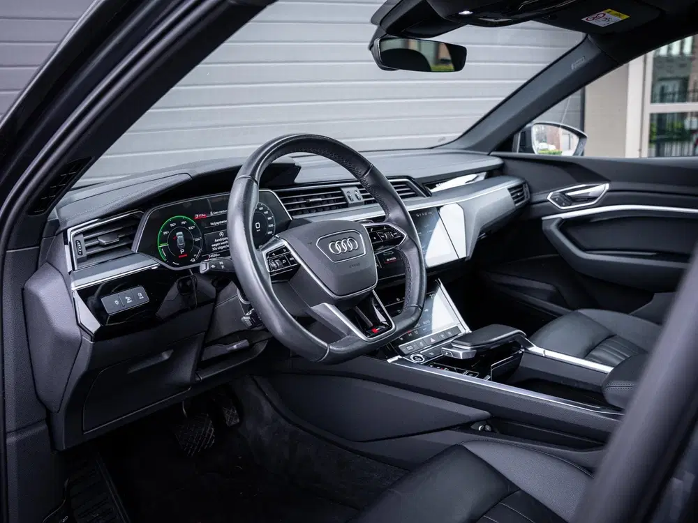 Audi e-tron 50 quattro Advanced edition Plus uit 2022, foto 2