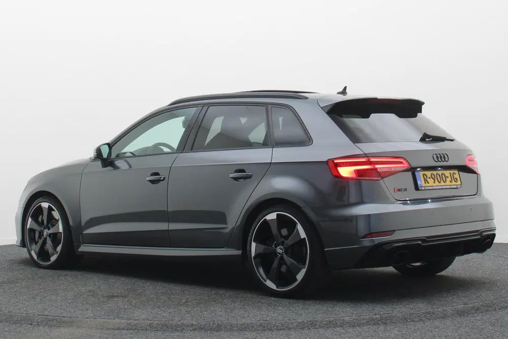 Audi RS3 2.5 TFSI Quattro Panoramadak uit 2020, foto 3