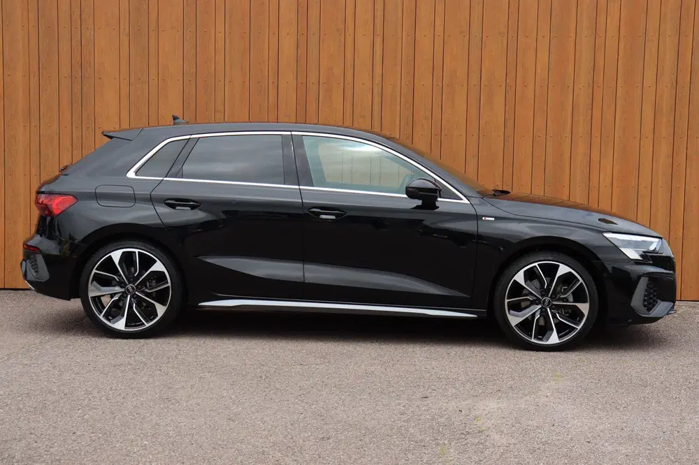 Audi A3 TFSI S-Line Sportback orgNL h.leer+el+mem+ uit 2023, foto 5