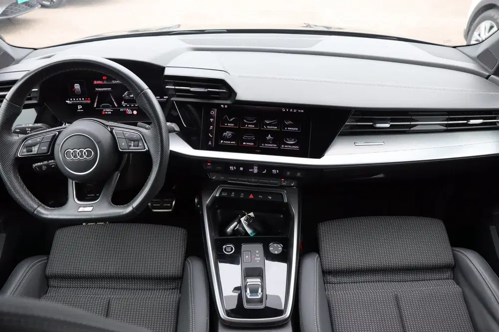 Audi A3 TFSI S-Line Sportback orgNL h.leer+el+mem+ uit 2023, foto 9