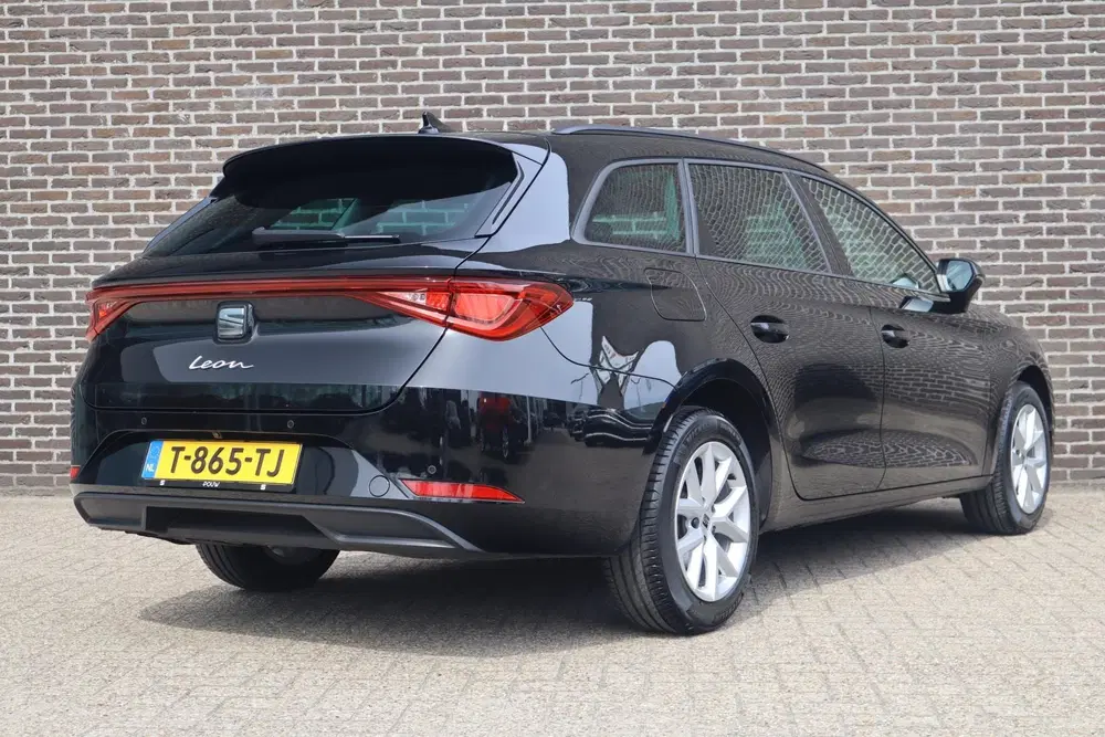 SEAT Leon 1.0 eTSI 110pk DSG Style uit 2022, foto 2