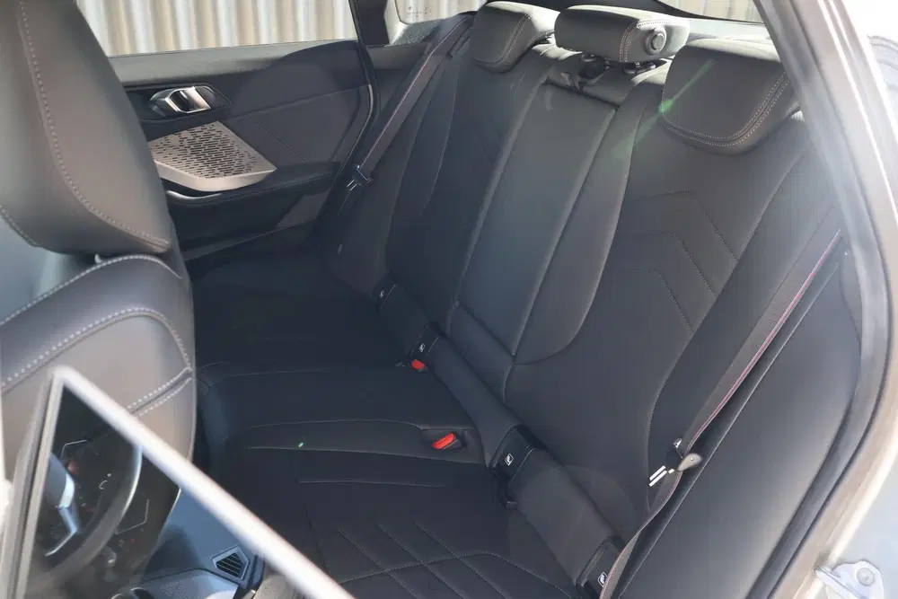 BMW 2-serie Coupé 220 M Sport Automaat uit 2025, foto 7