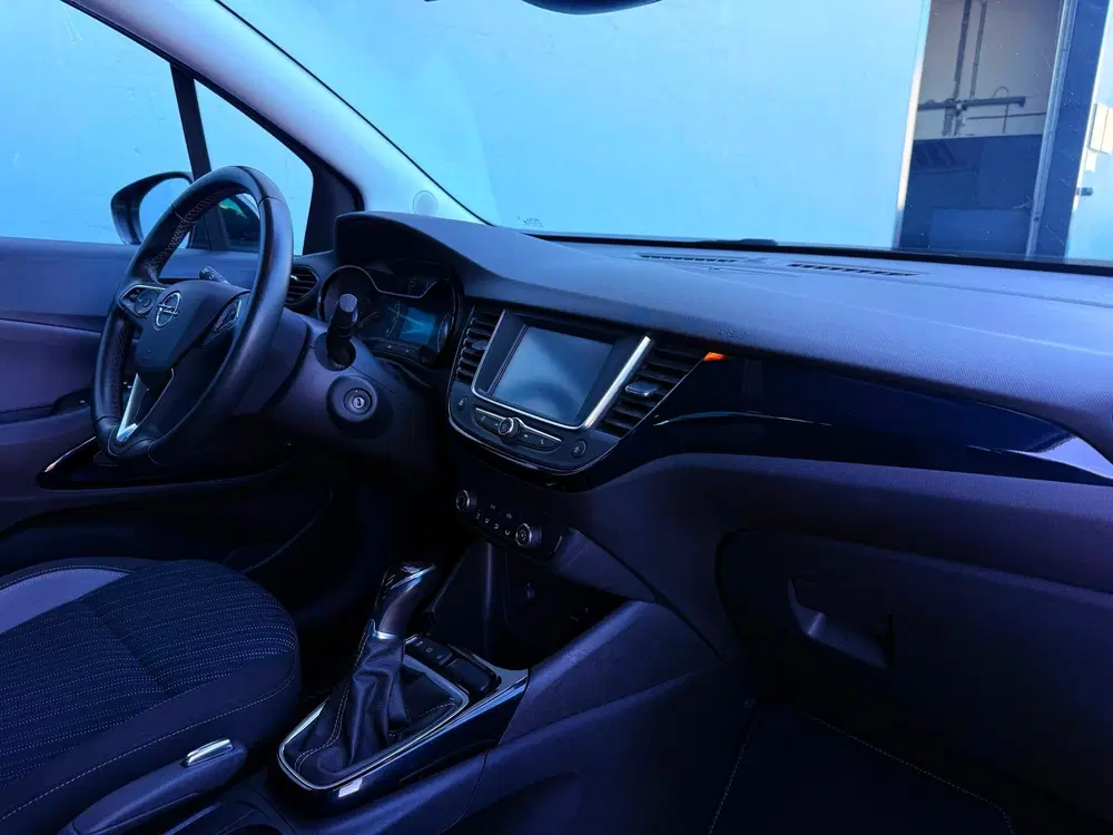 Opel Crossland 1.2 120 Jaar Edition uit 2019, foto 10
