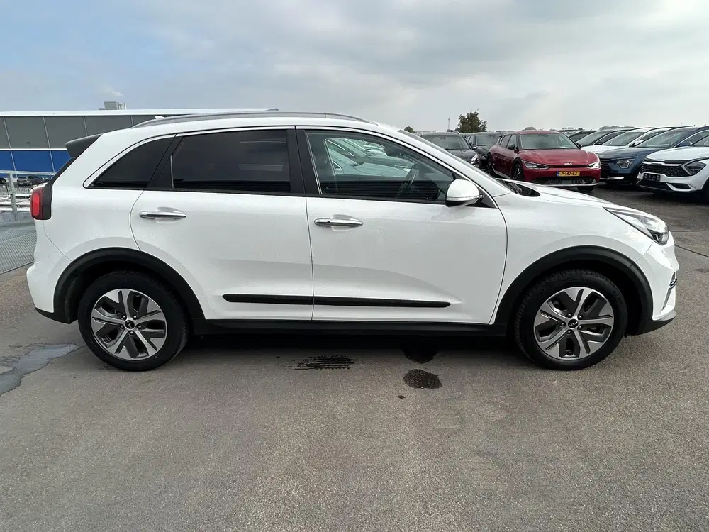 Kia Niro Edition 64 kWh Navigatie uit 2022, foto 9