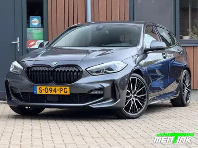 BMW 1-serie 118I HIGH EXEC M-Sport Aut. Stoelver. Head uit 2020