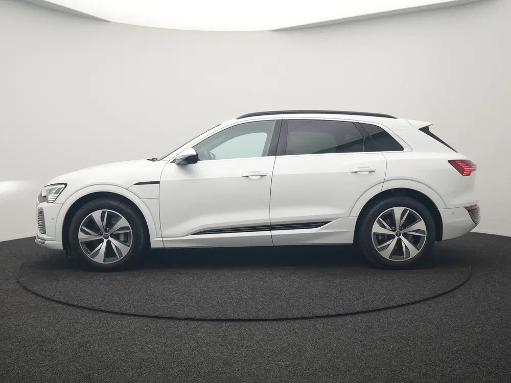 Audi Q8 e-tron 55 quattro S Line 114 kWh Dealer O.H uit 2023, foto 2