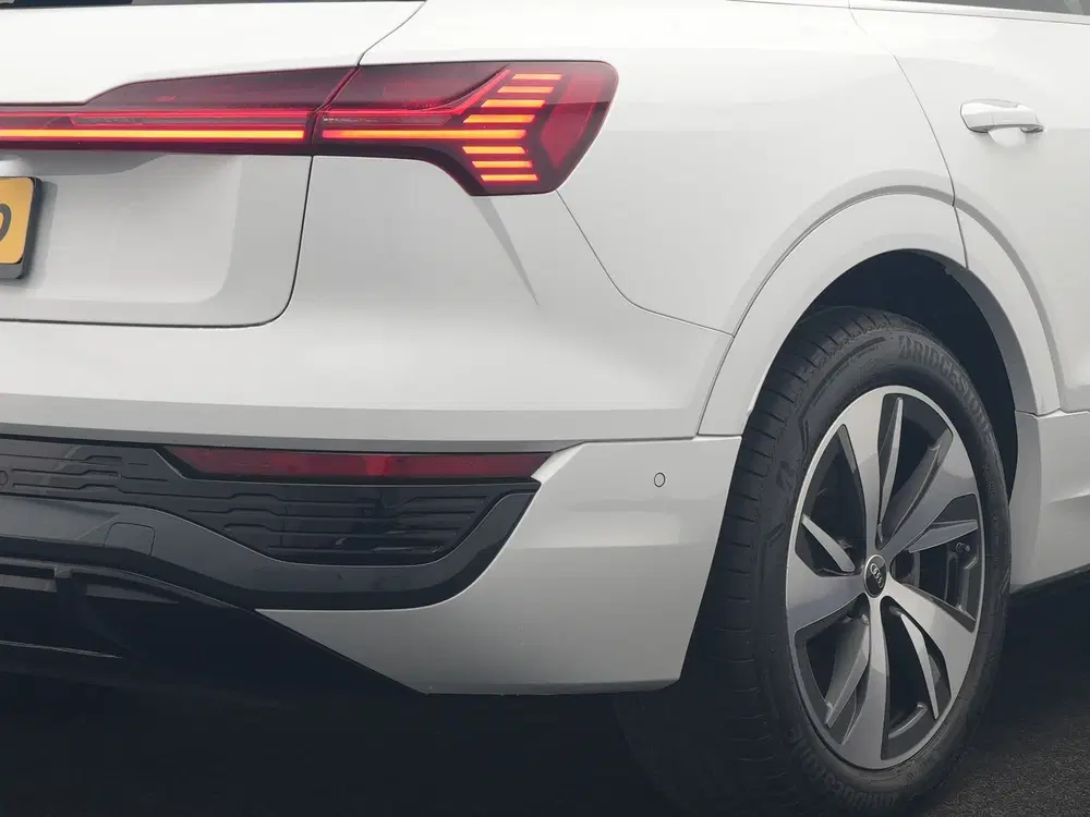 Audi Q8 e-tron 55 quattro S Line 114 kWh Dealer O.H uit 2023, foto 8