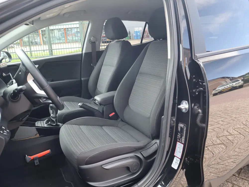 Kia Stonic 1.0 T-GDi MHEV DynamicPlusLine uit 2025, foto 6