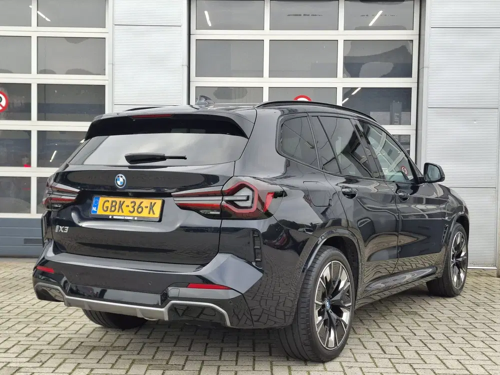BMW iX3 High Executive M-sport 80 kWh uit 2024, foto 2