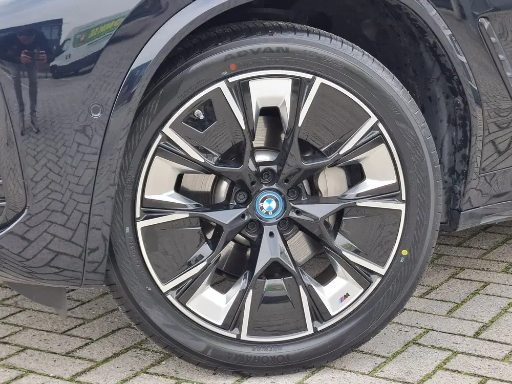 BMW iX3 High Executive M-sport 80 kWh uit 2024, foto 3