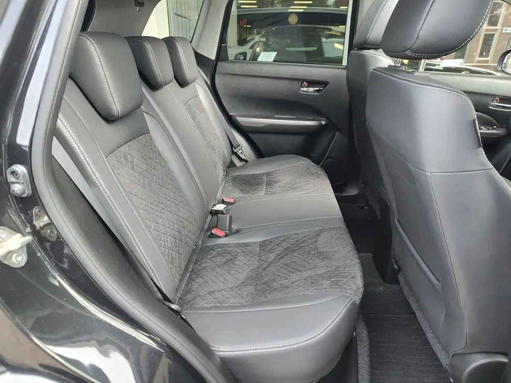 Suzuki Vitara 1.4 BOOSTERJET STYLE SMART HYBRID Dodehoek uit 2025, foto 10