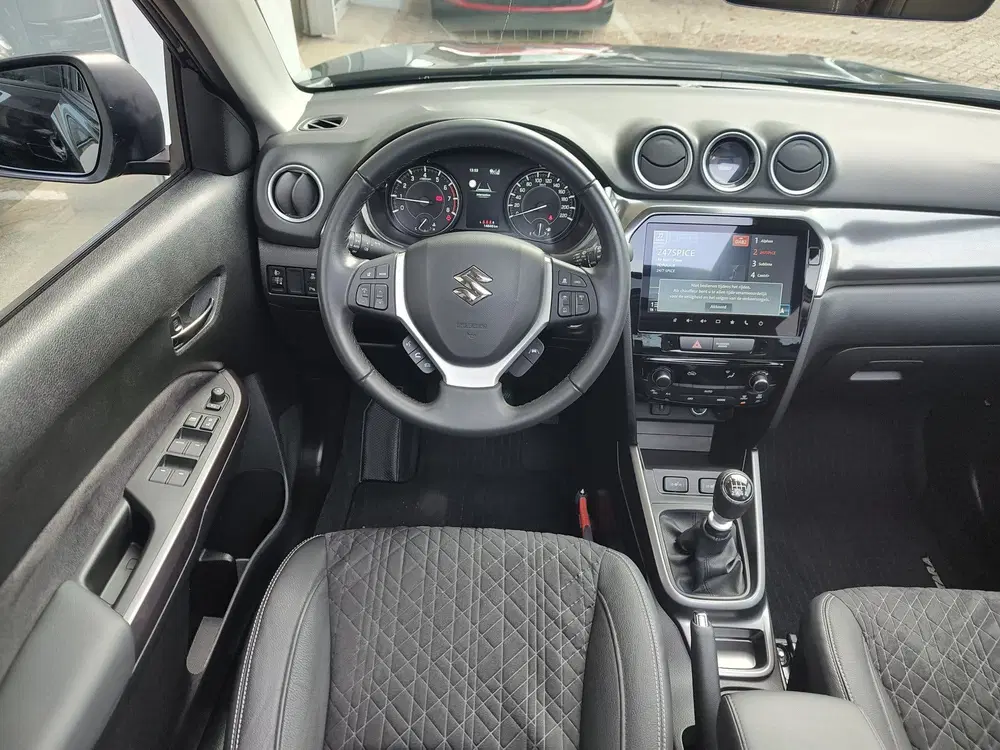 Suzuki Vitara 1.4 BOOSTERJET STYLE SMART HYBRID Dodehoek uit 2025, foto 13