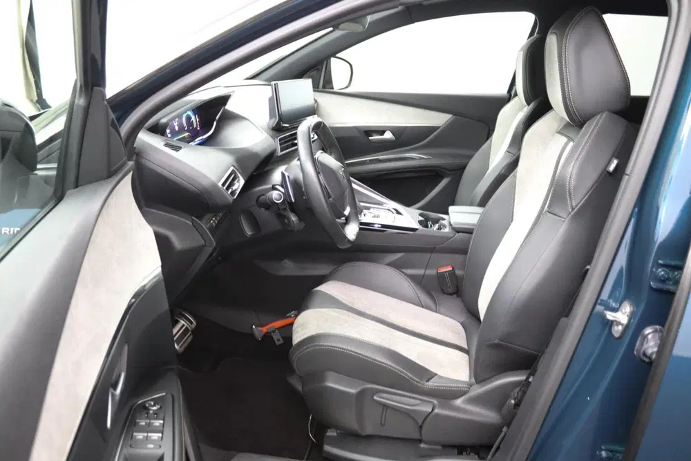 Peugeot 3008 1.6 HYbrid 225 GT uit 2021, foto 4