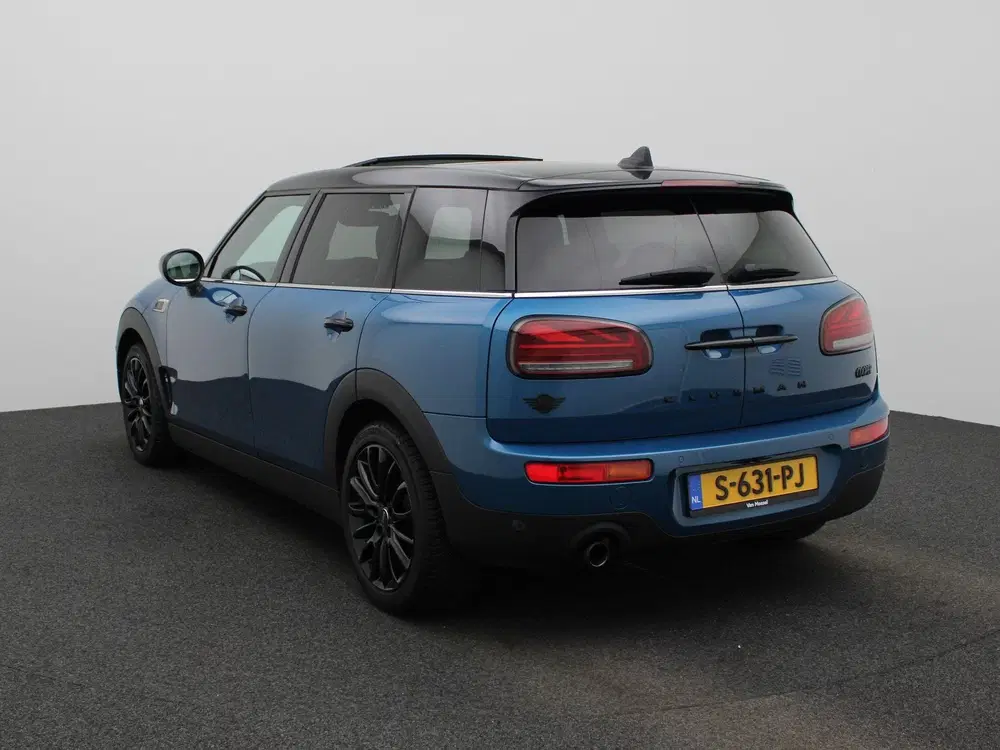Mini Clubman 1.5 Cooper Classic uit 2023, foto 2