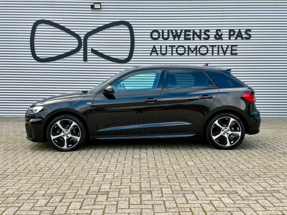 Audi A1 35 TFSI Pro Line S LINE uit 2020, foto 2