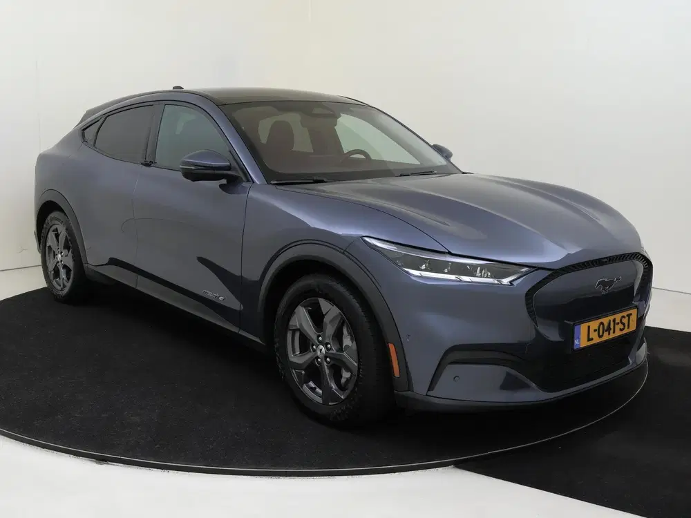 Ford Mustang Mach-E RWD 75 kWh Technology plus pakket uit 2021, foto 2