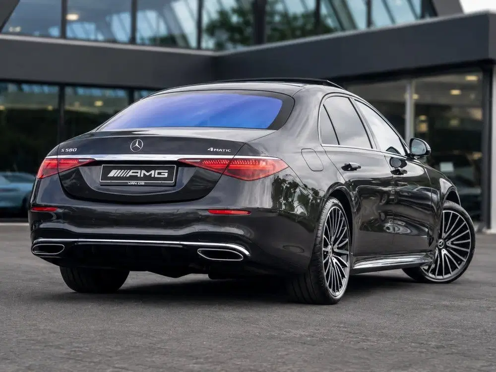 Mercedes-Benz S-Klasse S 580 V8 4MATIC Lang AMG Line uit 2024, foto 2