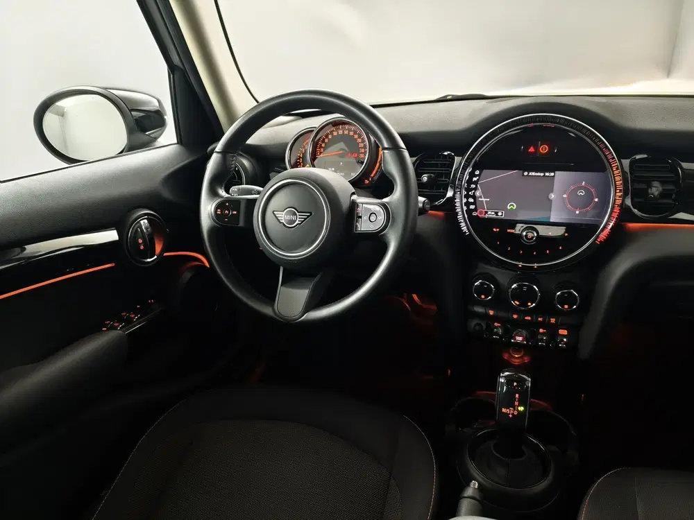 Mini Cooper 1.5 Cooper Camden Edition uit 2023, foto 10