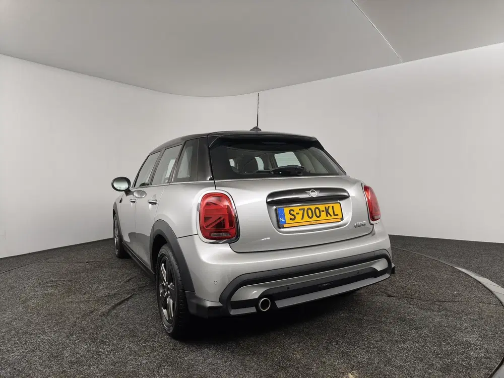 Mini Cooper 1.5 Cooper Camden Edition uit 2023, foto 6