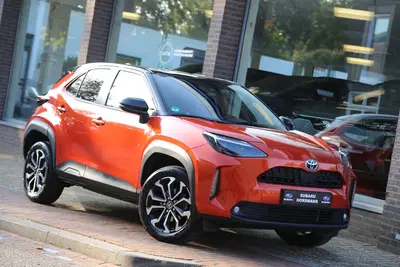 Toyota Yaris Cross 1.5 Hybrid Dynamic Bi-Tone Navi Camera AC uit 2023