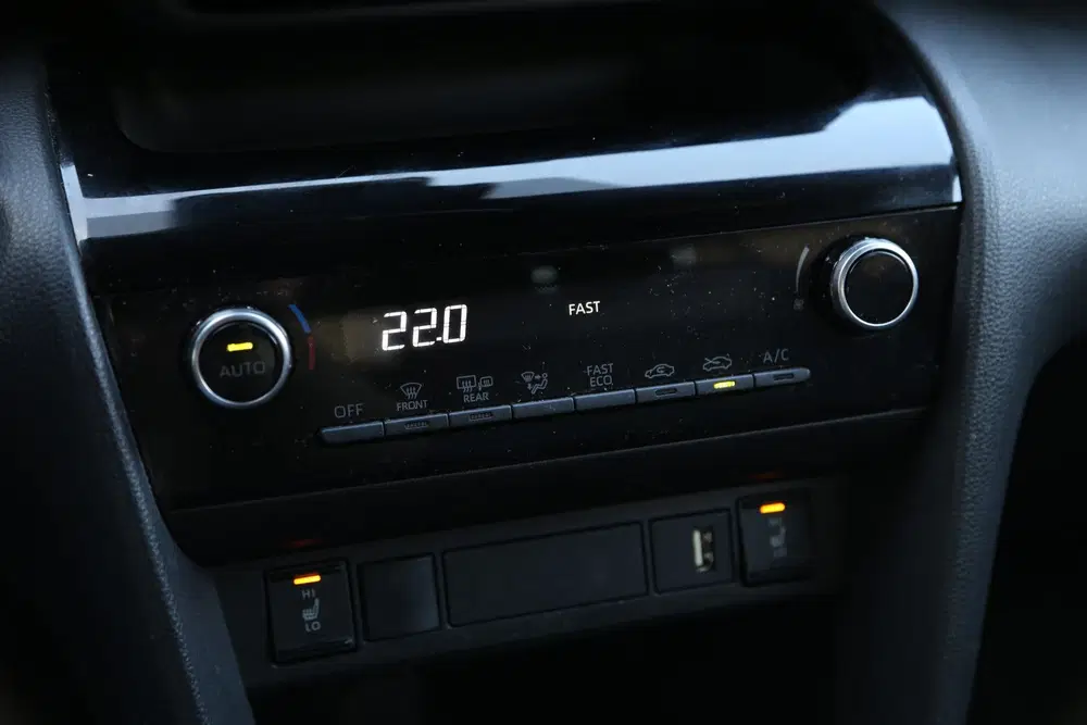 Toyota Yaris Cross 1.5 Hybrid Dynamic Bi-Tone Navi Camera AC uit 2023, foto 10