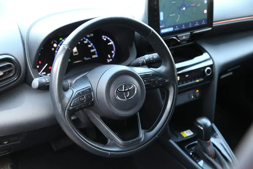 Toyota Yaris Cross 1.5 Hybrid Dynamic Bi-Tone Navi Camera AC uit 2023, foto 4