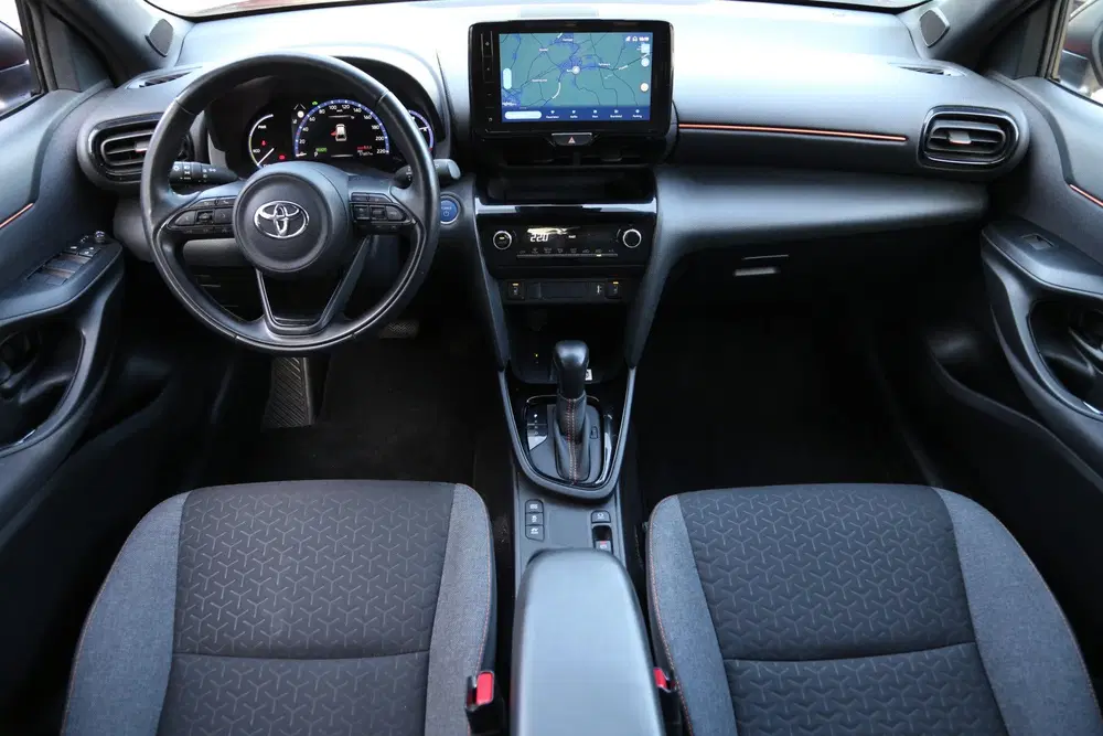 Toyota Yaris Cross 1.5 Hybrid Dynamic Bi-Tone Navi Camera AC uit 2023, foto 6