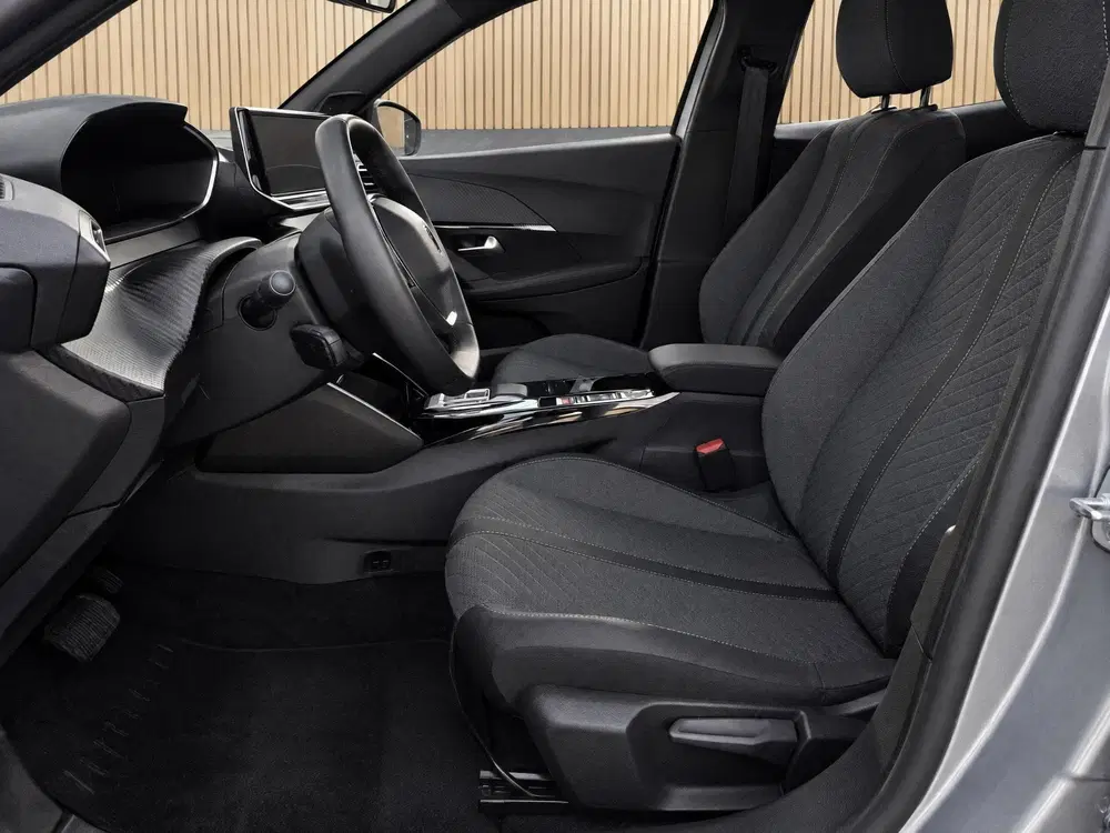 Peugeot 2008 EV Allure Pack 50 kWh uit 2025, foto 13
