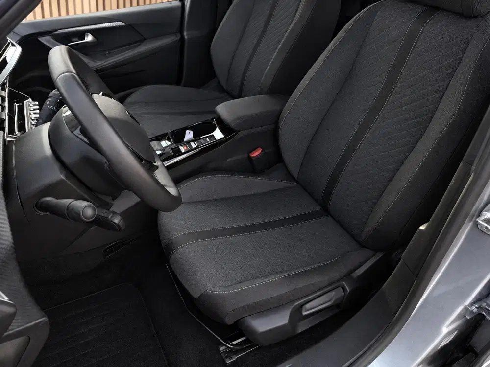 Peugeot 2008 EV Allure Pack 50 kWh uit 2025, foto 14