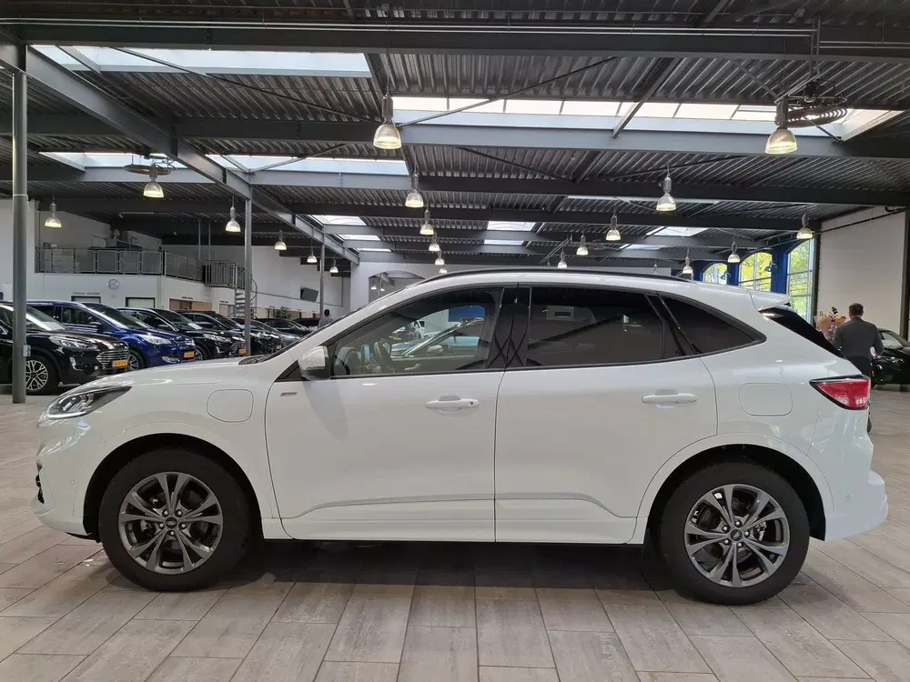 Ford Kuga 2.5 PHEV 225 pk ST-Line X uit 2023, foto 2