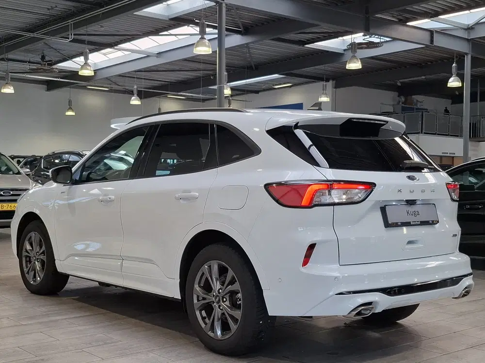 Ford Kuga 2.5 PHEV 225 pk ST-Line X uit 2023, foto 3