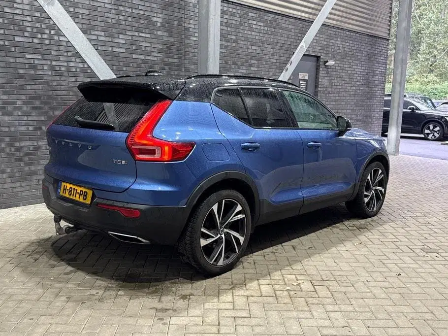 Volvo XC40 T5 Twin Engine R-Design uit 2020, foto 2