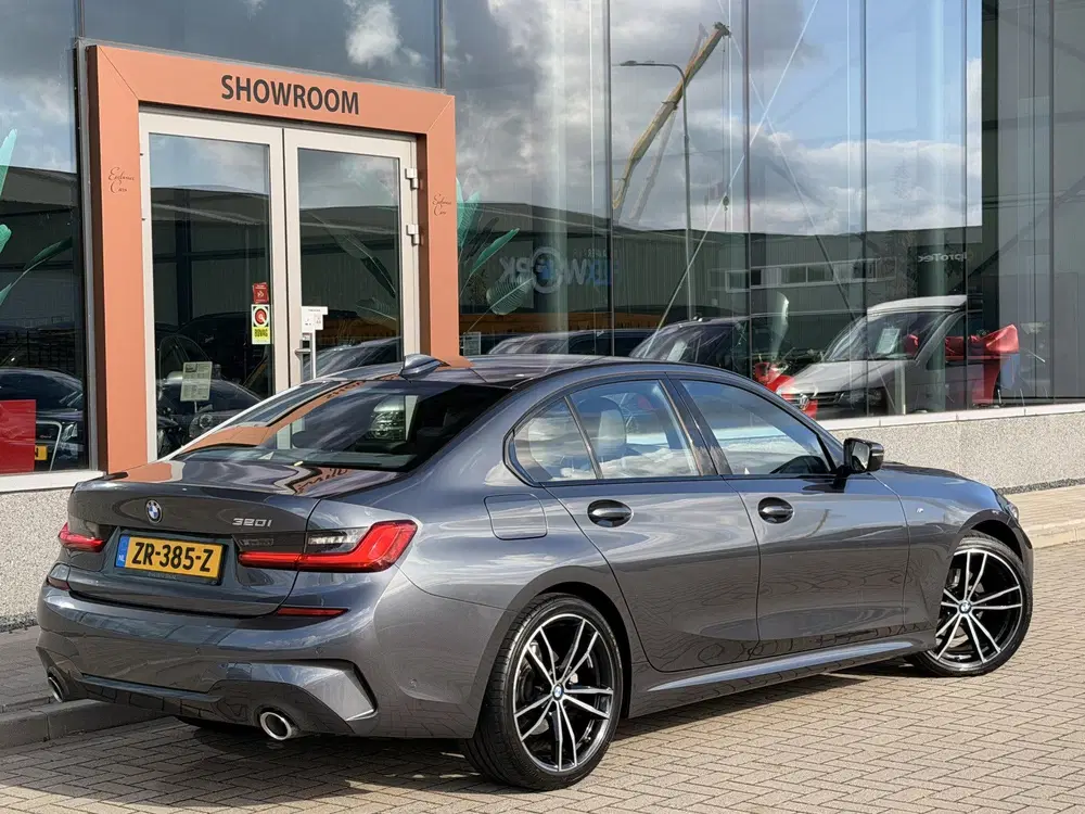 BMW 3-serie 320i M-Sport uit 2019, foto 15