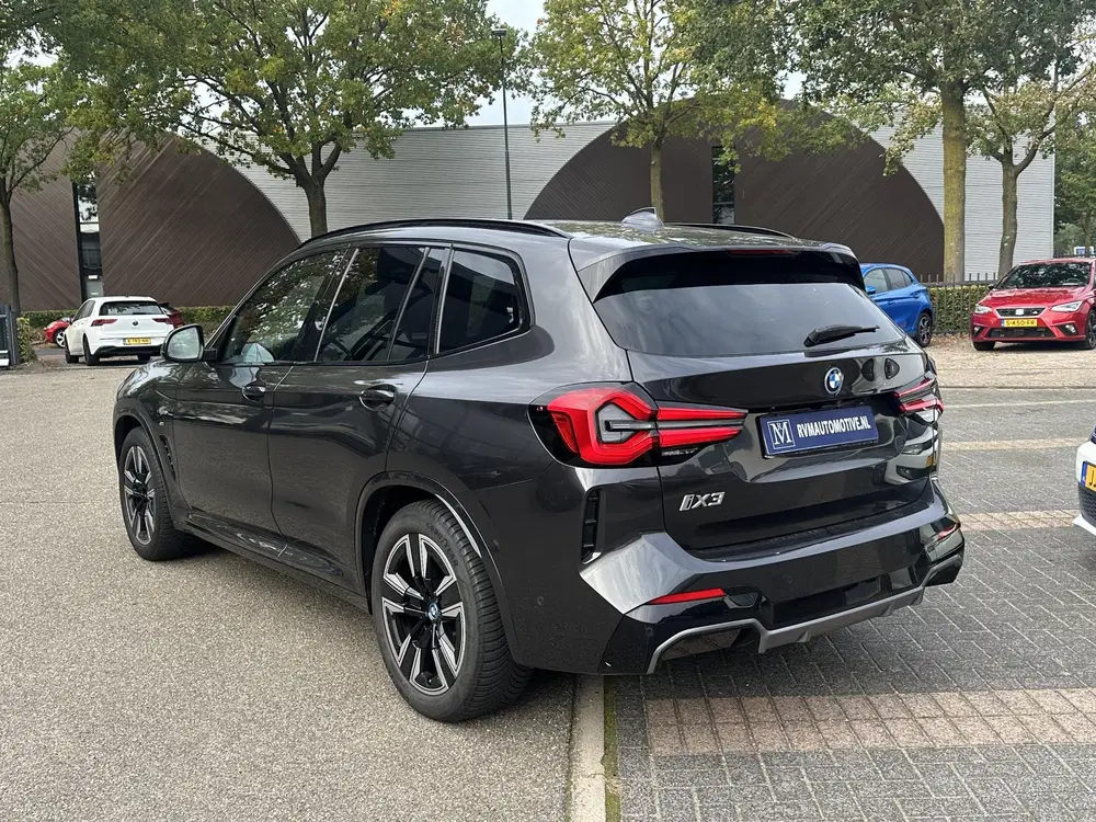 BMW iX3 Executive 80 kWh SOH 99% uit 2023, foto 3