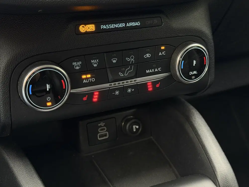 Ford Kuga 2.5 PHEV Cool & Connect Stoelverwarming uit 2023, foto 15