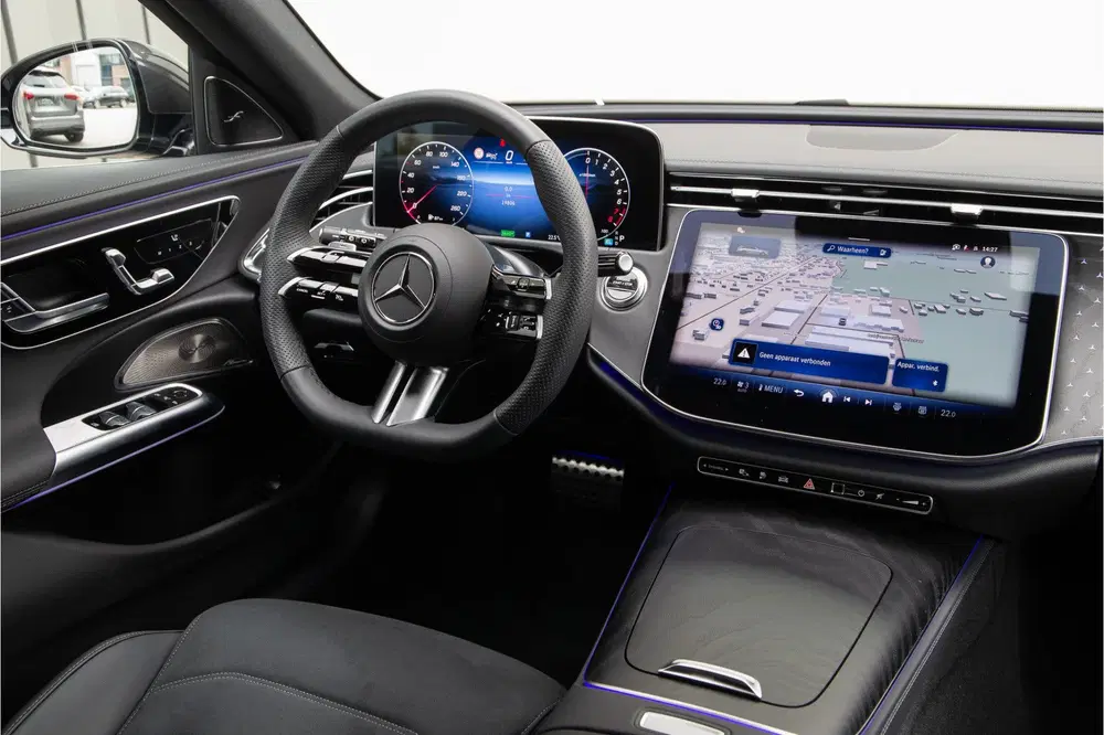 Mercedes-Benz E-Klasse 300 e AMG Premium uit 2025, foto 10