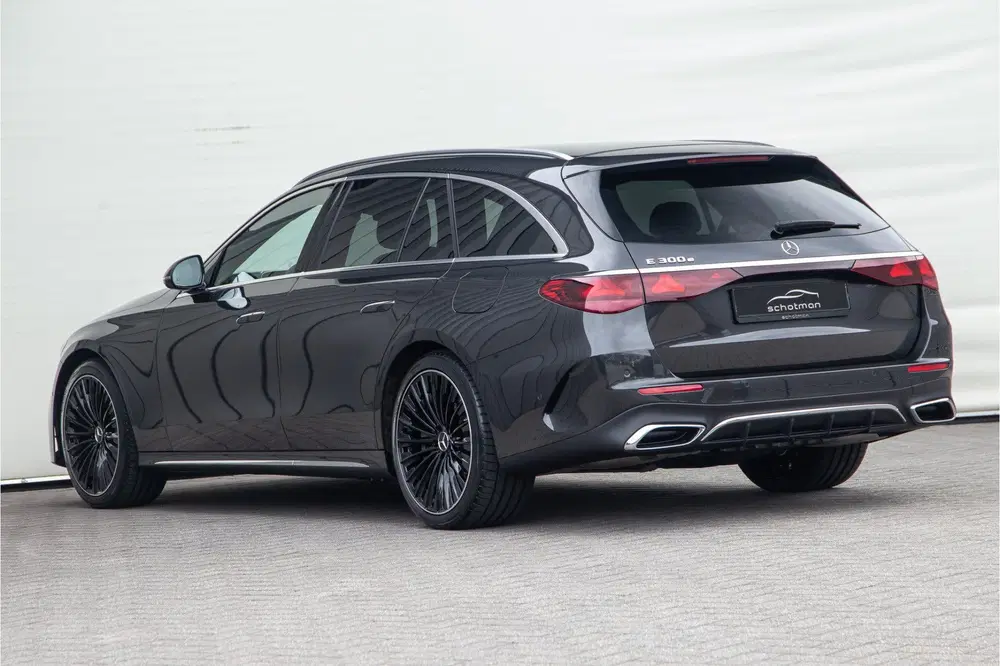 Mercedes-Benz E-Klasse 300 e AMG Premium uit 2025, foto 11