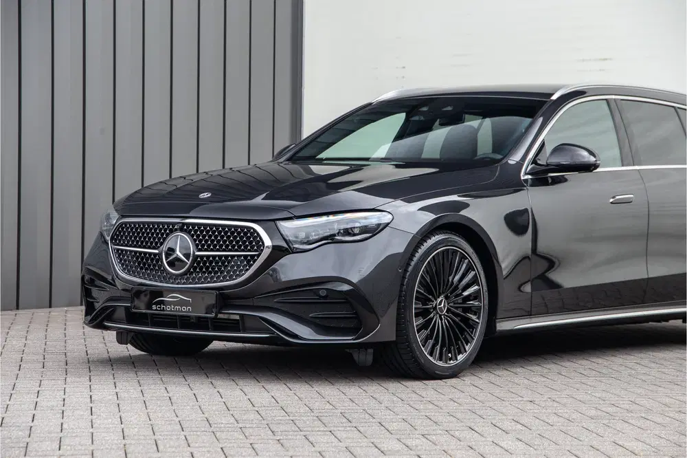 Mercedes-Benz E-Klasse 300 e AMG Premium uit 2025, foto 14