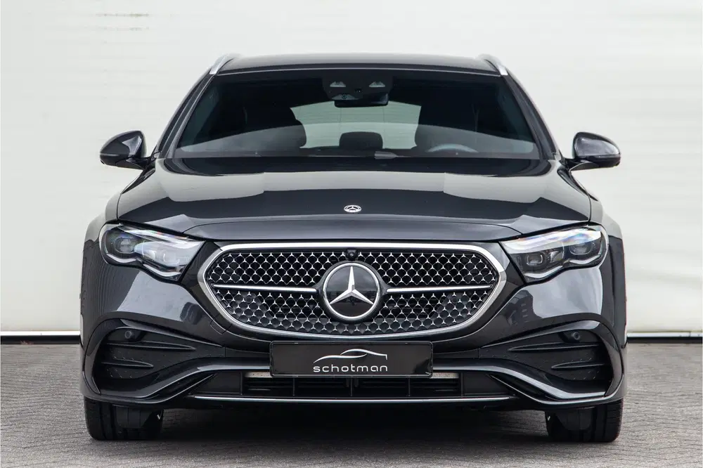 Mercedes-Benz E-Klasse 300 e AMG Premium uit 2025, foto 3