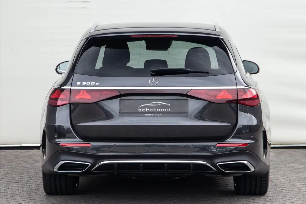 Mercedes-Benz E-Klasse 300 e AMG Premium uit 2025, foto 5