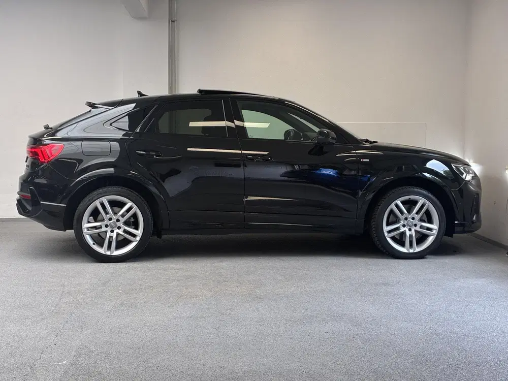 Audi Q3 45 TFSI quattro S-Line edition one uit 2019, foto 11