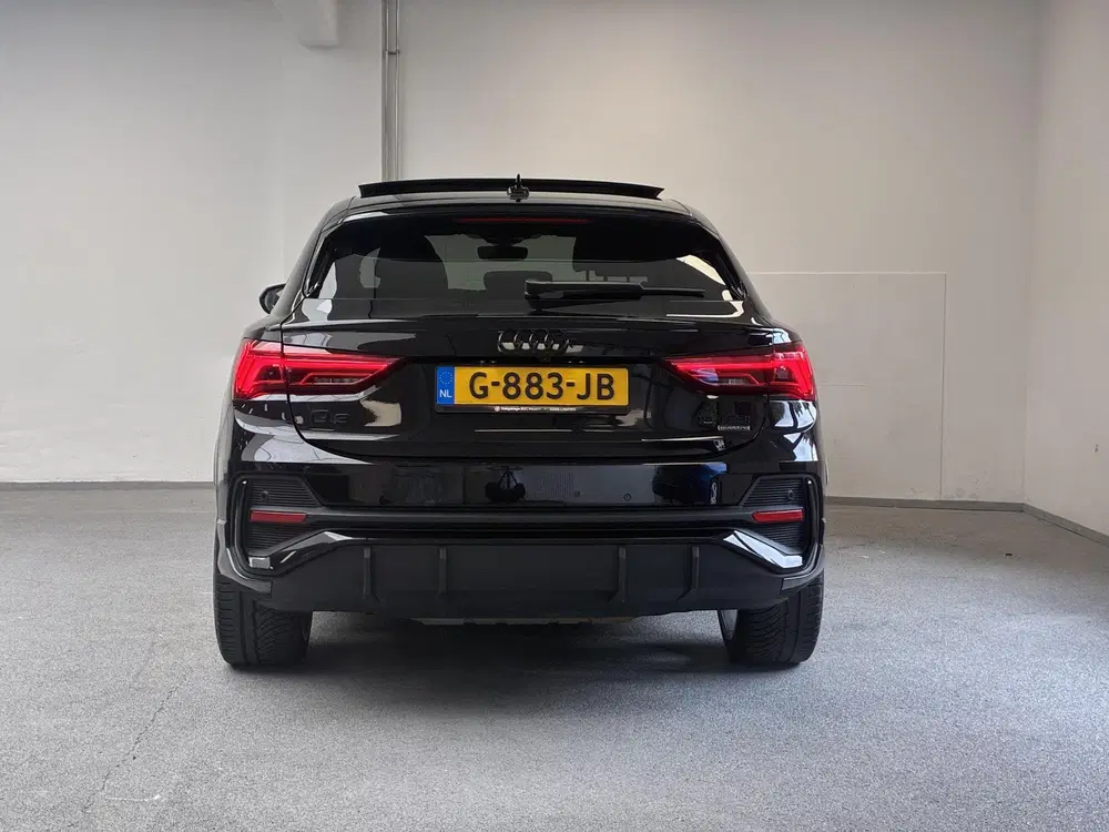 Audi Q3 45 TFSI quattro S-Line edition one uit 2019, foto 8