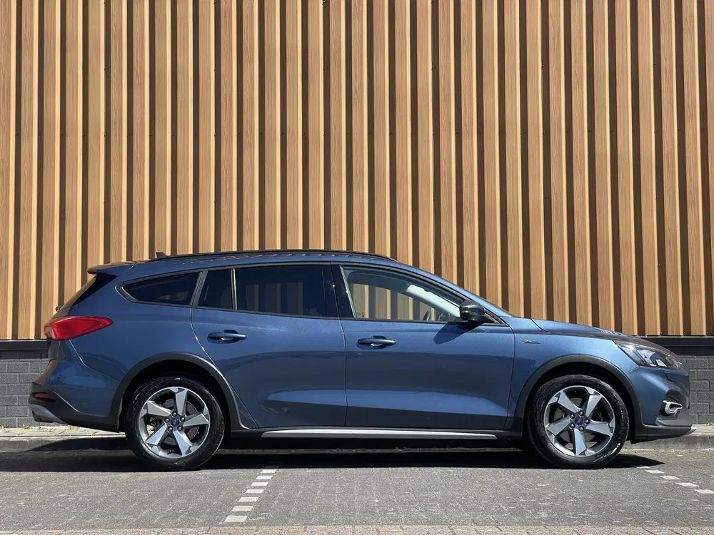 Ford Focus 1.0 EcoBoost Titanium X Business uit 2022, foto 4