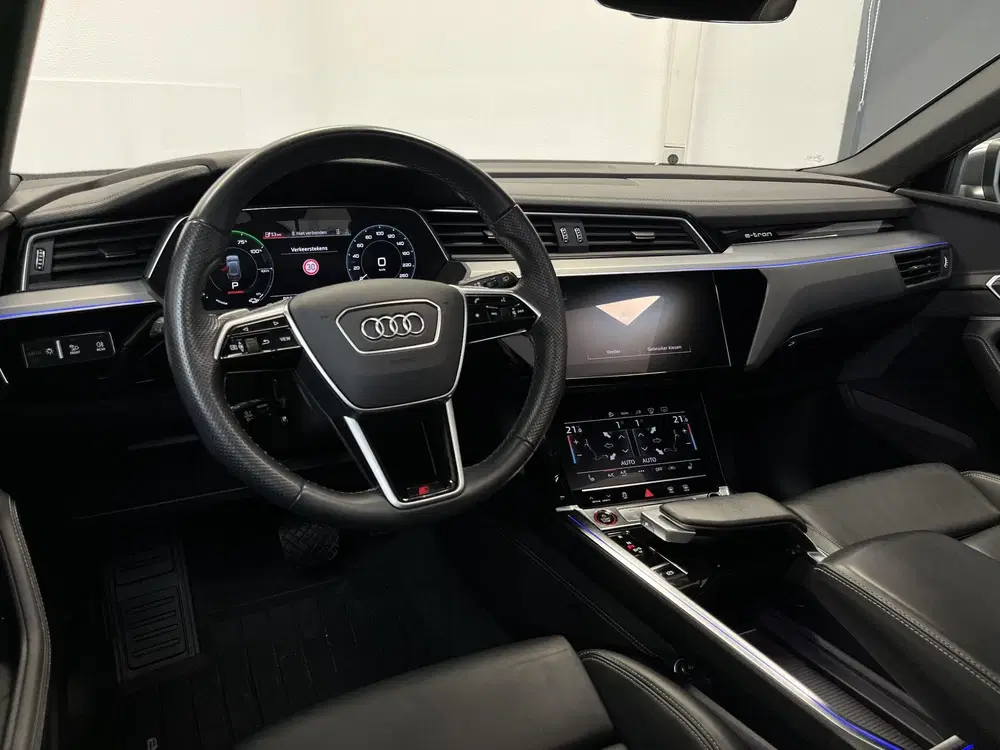Audi e-tron S quattro 95 kWh uit 2022, foto 4