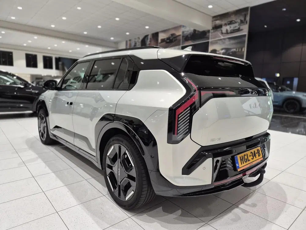 Kia EV3 GT-PlusLine 81.4 kWh uit 2025, foto 2